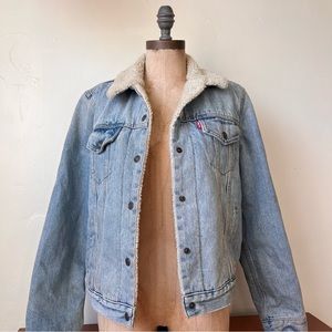 Levi’s Sherpa denim jacket 🪵